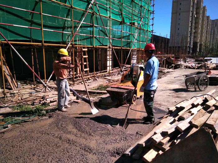 8月26日句容二次構(gòu)造柱泵合作江蘇友達(dá)空港聚星廣場項目
