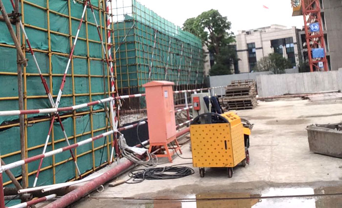 構(gòu)造柱輸送泵施工現(xiàn)場