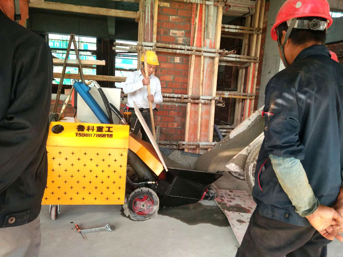 二次結(jié)構(gòu)柱輸送泵施工現(xiàn)場(chǎng)